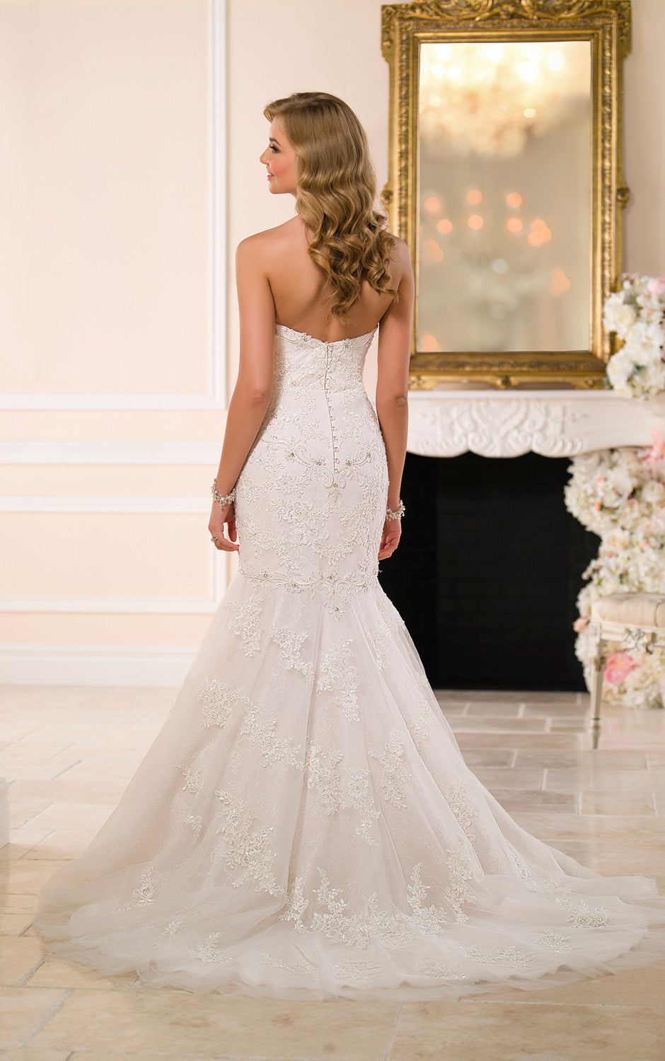 wedding dress Trailing tube top lace