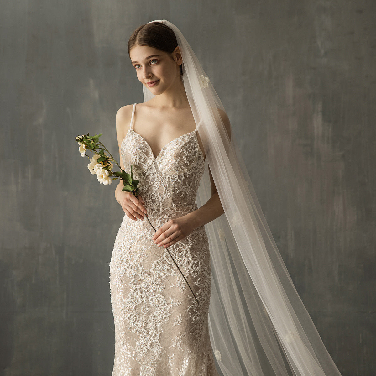 Wedding Dresses Bridal Church Wedding Pearl Long Tail Tulle