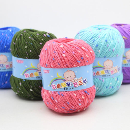 Wool scarf and cashmere yarn