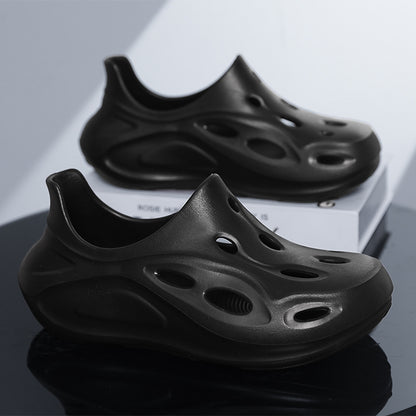 Soft soled toe hole slippers with simple breathable and comfortable fit for beach sandals